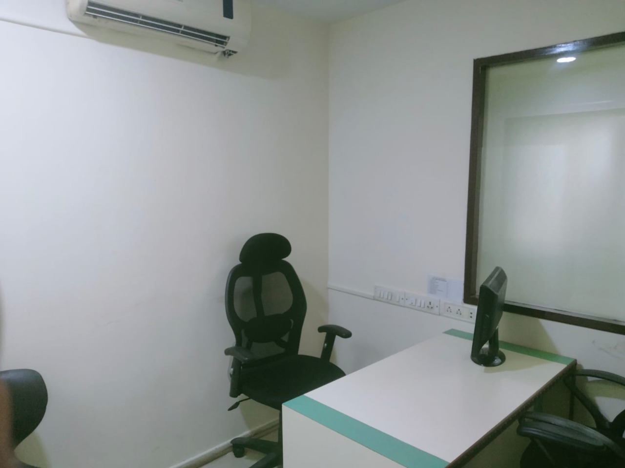 Office for Sale in S V Road Mumbai