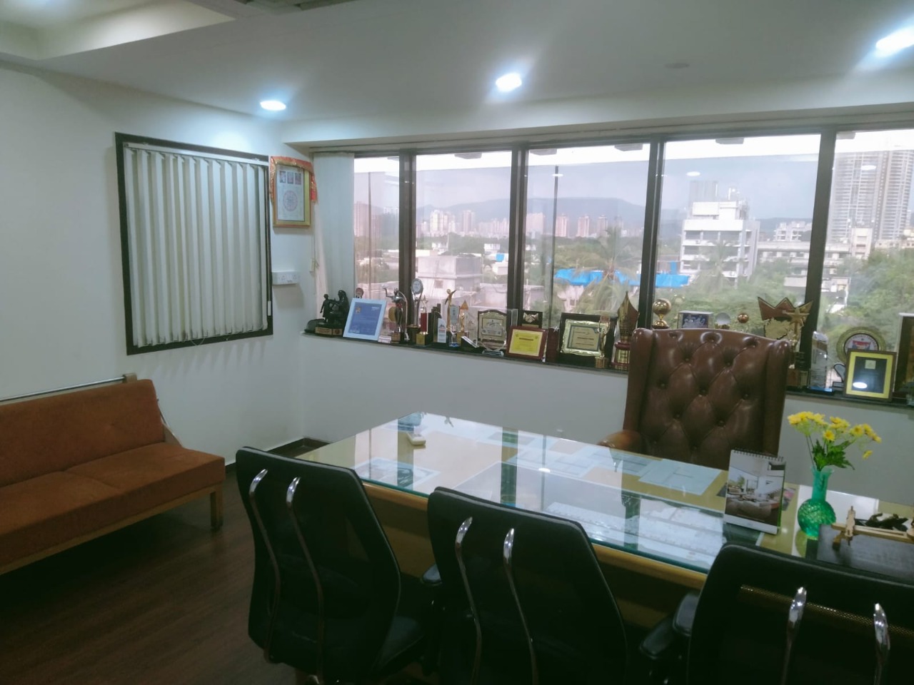 Office for Sale in S V Road Mumbai