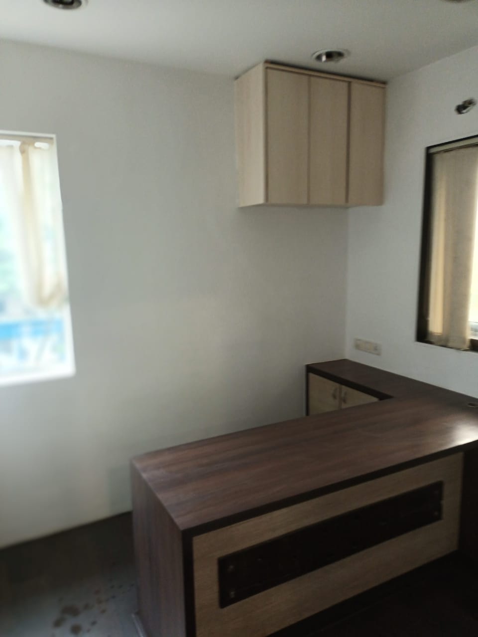 Office for Rent in S V Road Mumbai