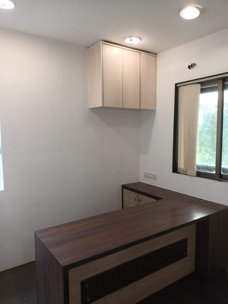 Office for Rent in S V Road Mumbai