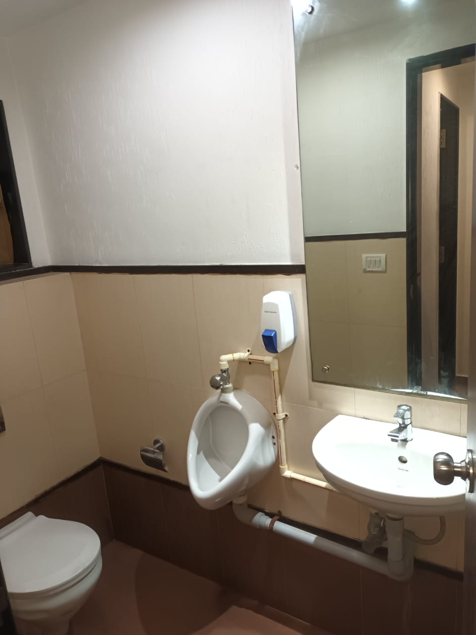 Office for Rent in S V Road Mumbai