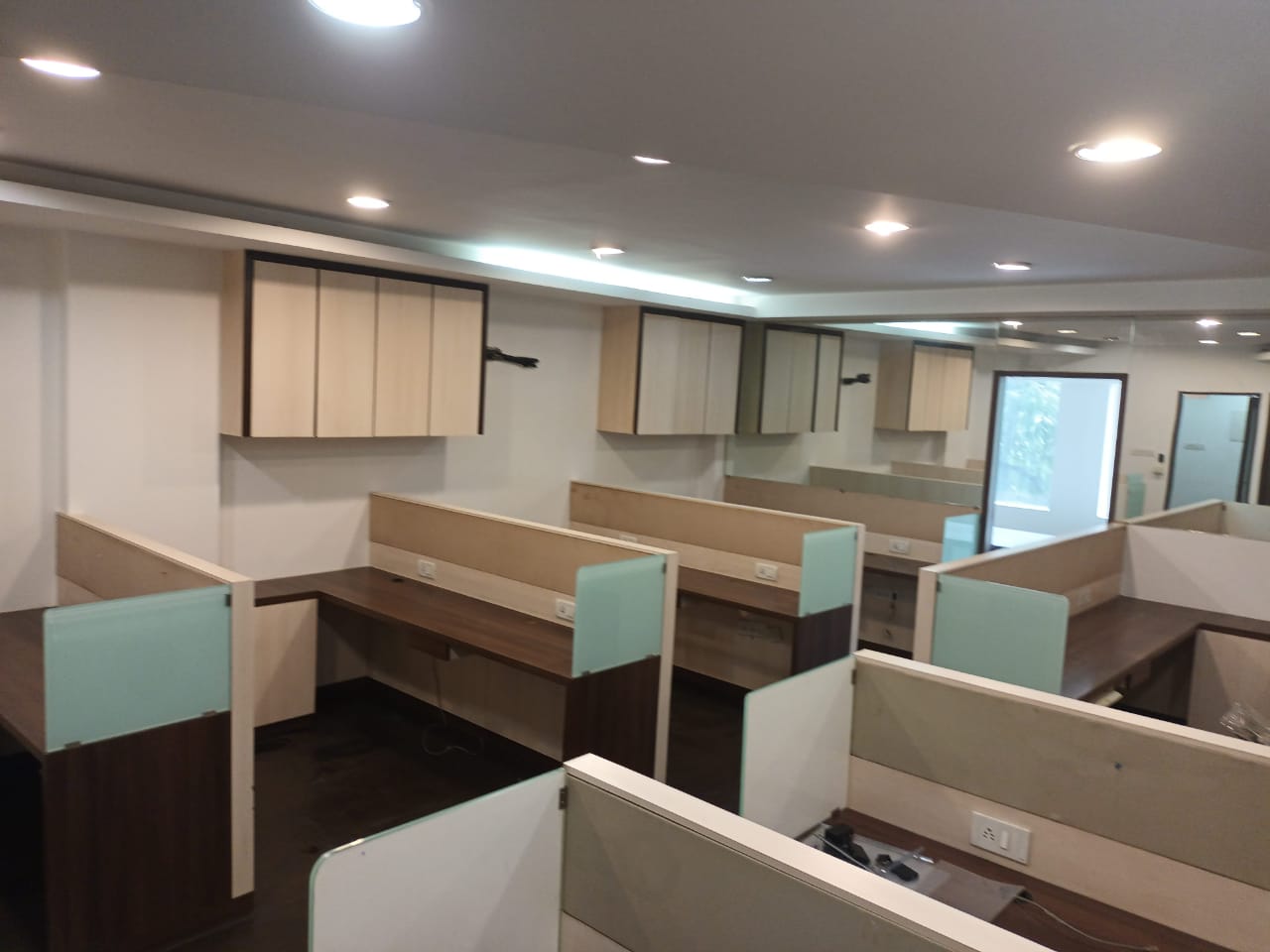 Office for Rent in S V Road Mumbai