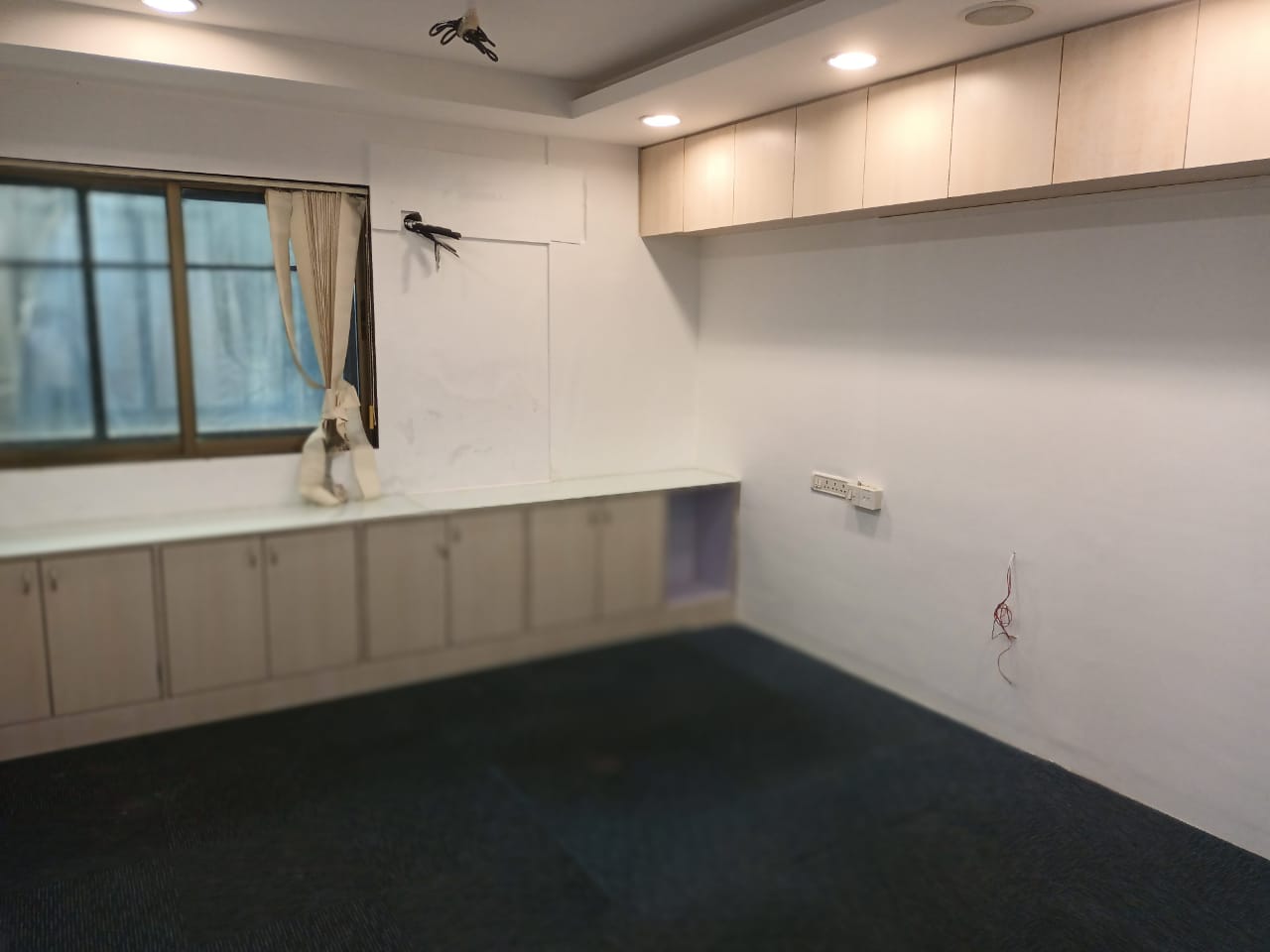 Office for Rent in S V Road Mumbai