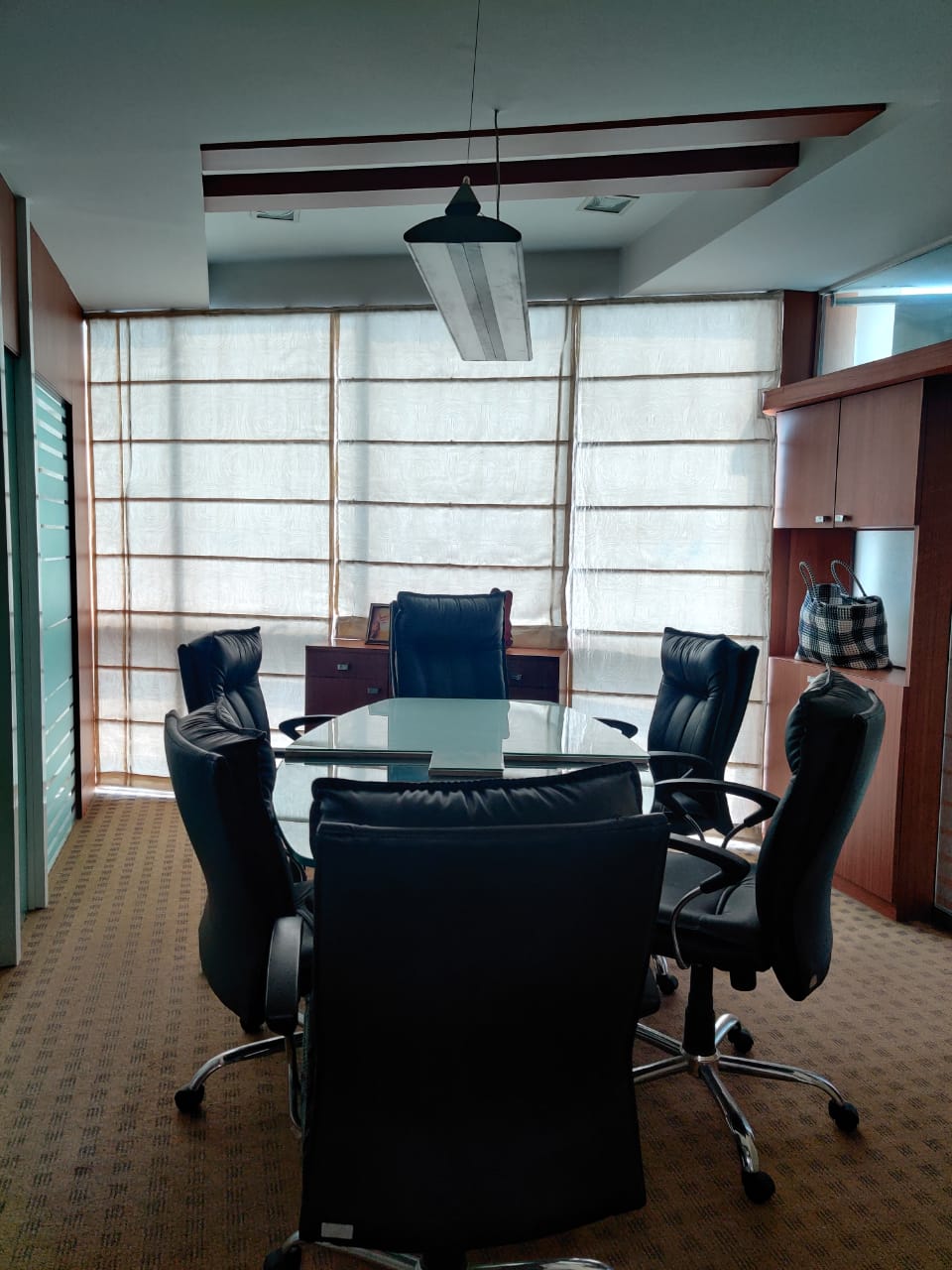Office for Sale in S V Road Mumbai