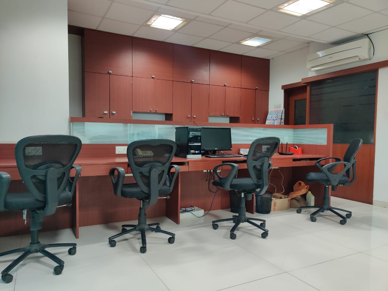 Office for Sale in S V Road Mumbai