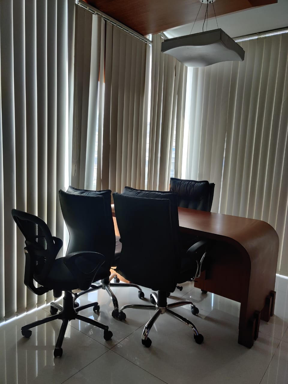 Office for Sale in S V Road Mumbai