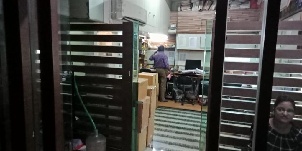 Office for Sale in S V Road Mumbai