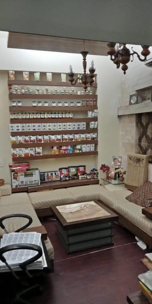 Office for Sale in S V Road Mumbai