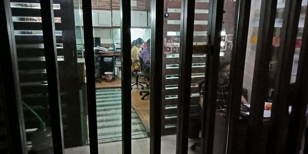 Office for Sale in S V Road Mumbai