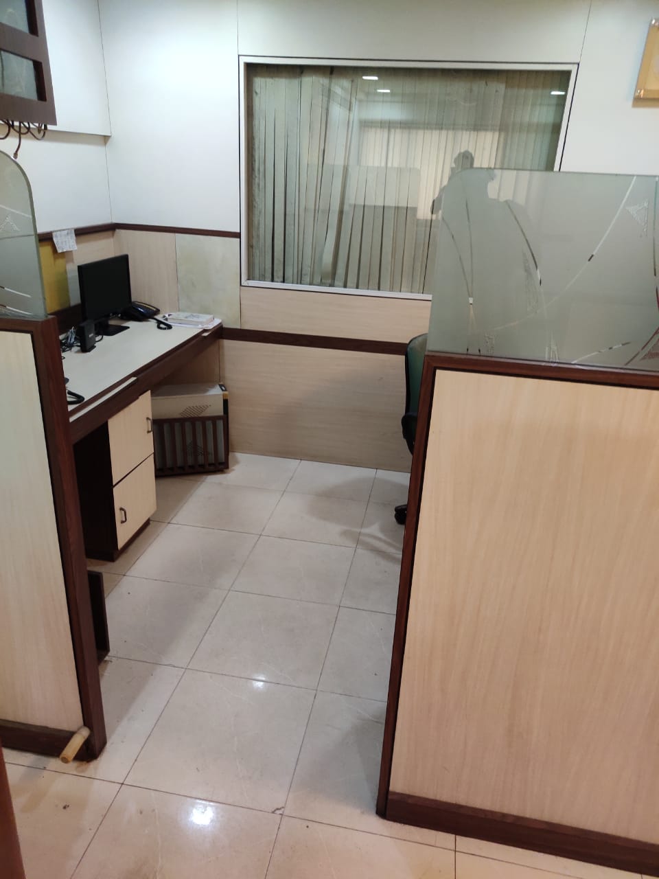 Office for Sale in 4 Road Mumbai