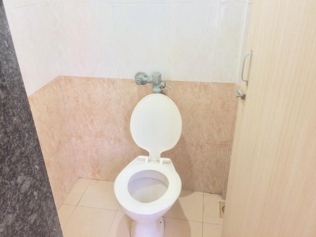 Office for Sale in S V Road Mumbai