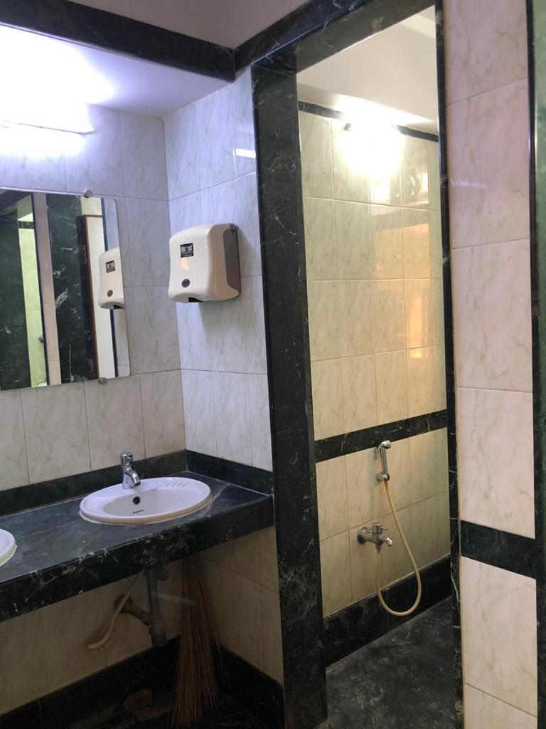 Office for Rent in Off S V Rd Mumbai