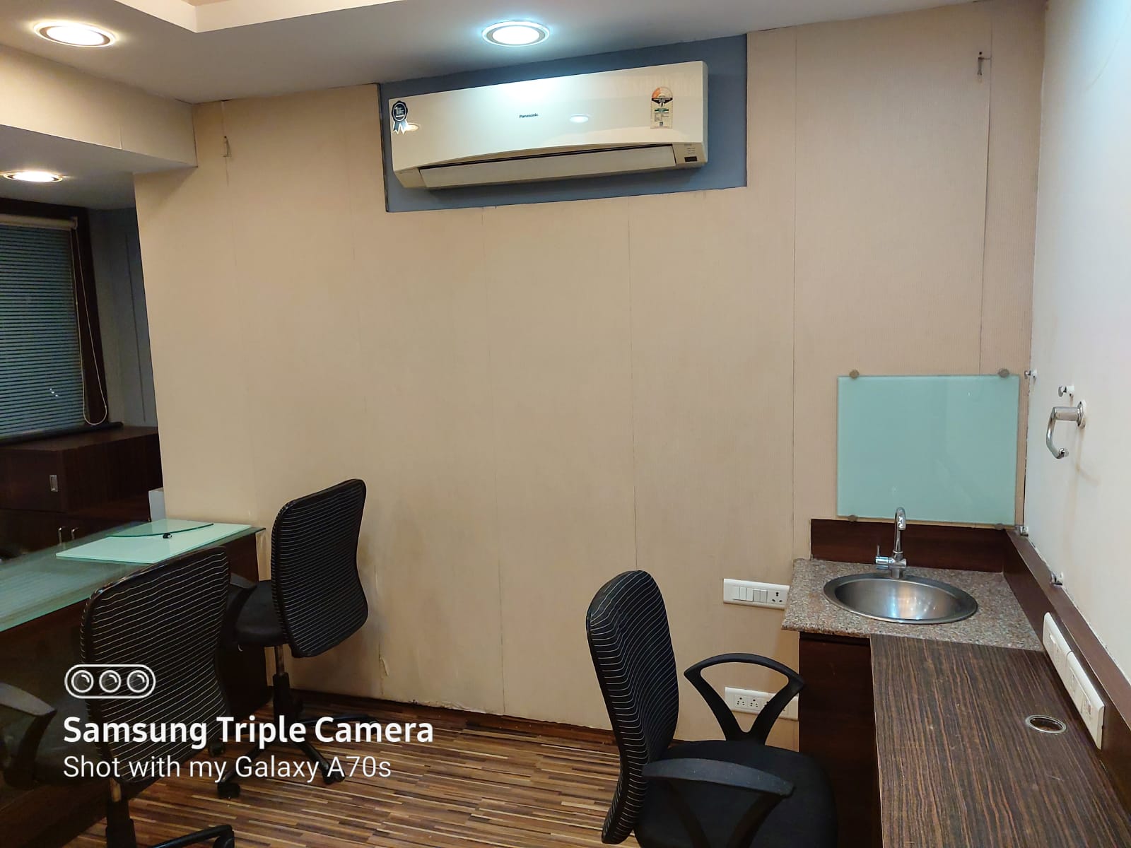Office for Rent in Linking  Road Mumbai