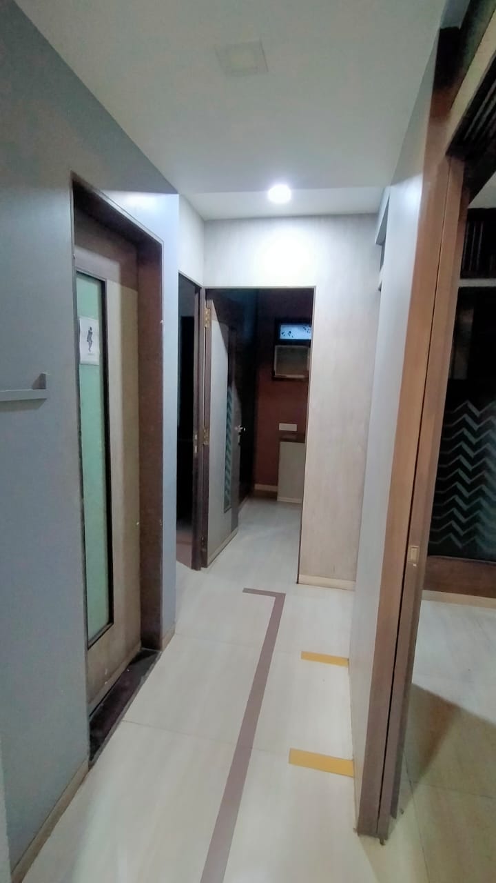 Office for Rent in S V Road Mumbai