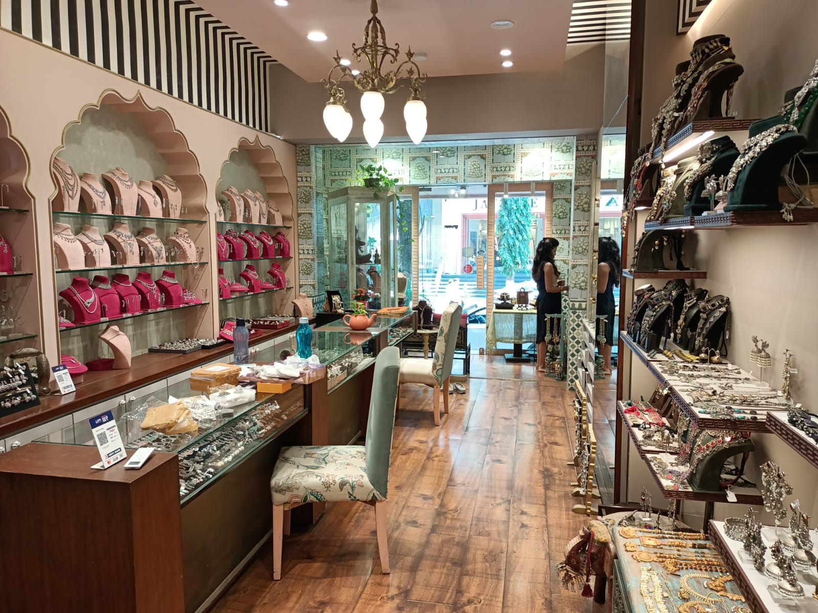 Showroom for Rent in Bandra West Mumbai