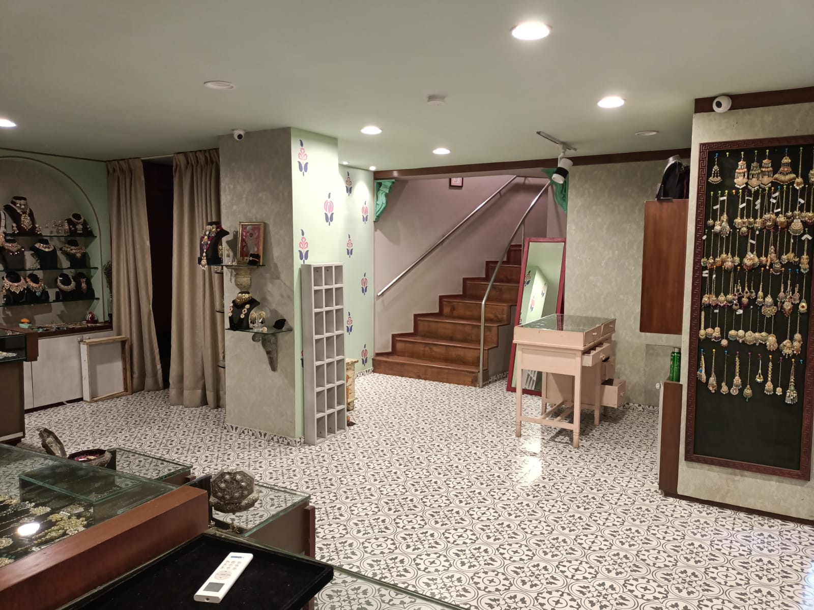 Showroom for Rent in Bandra West Mumbai