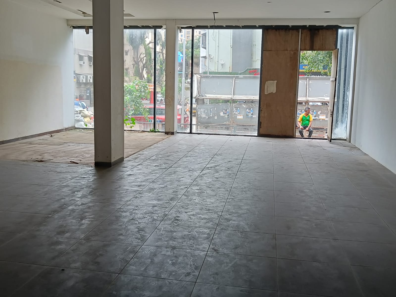 Showroom for Rent in Appasaheb Marathe Marg Mumbai