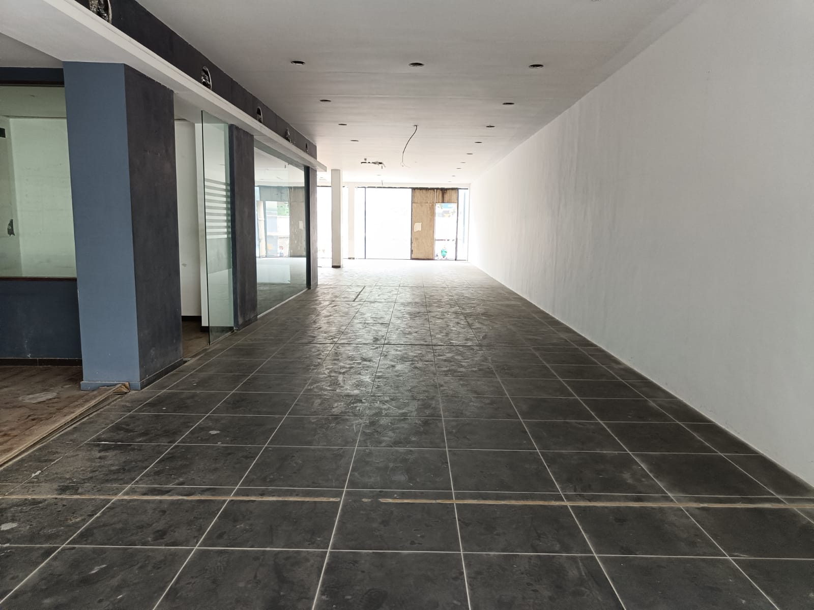 Showroom for Rent in Appasaheb Marathe Marg Mumbai