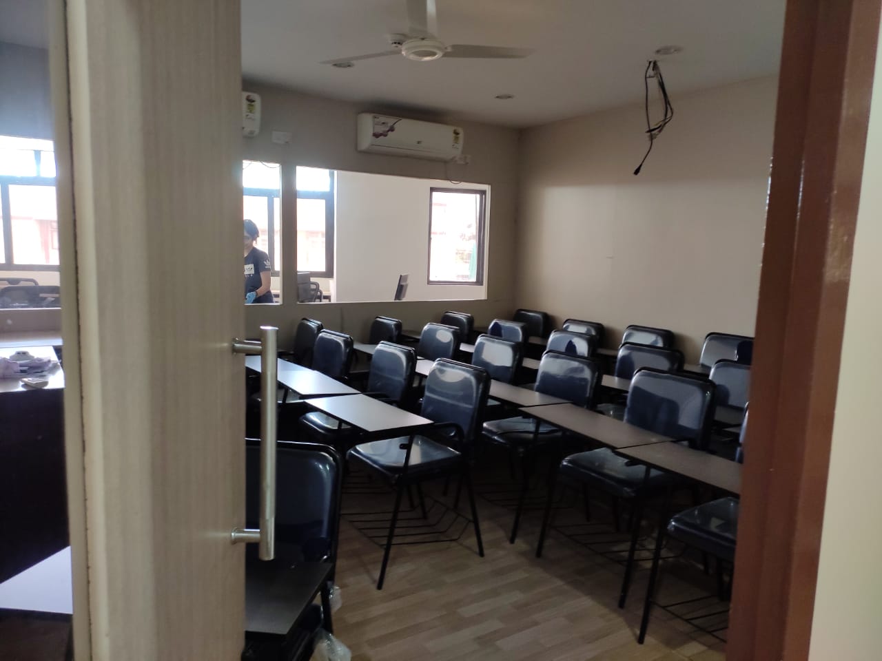 Office for Rent in Dinshaw Vaccha Road Mumbai