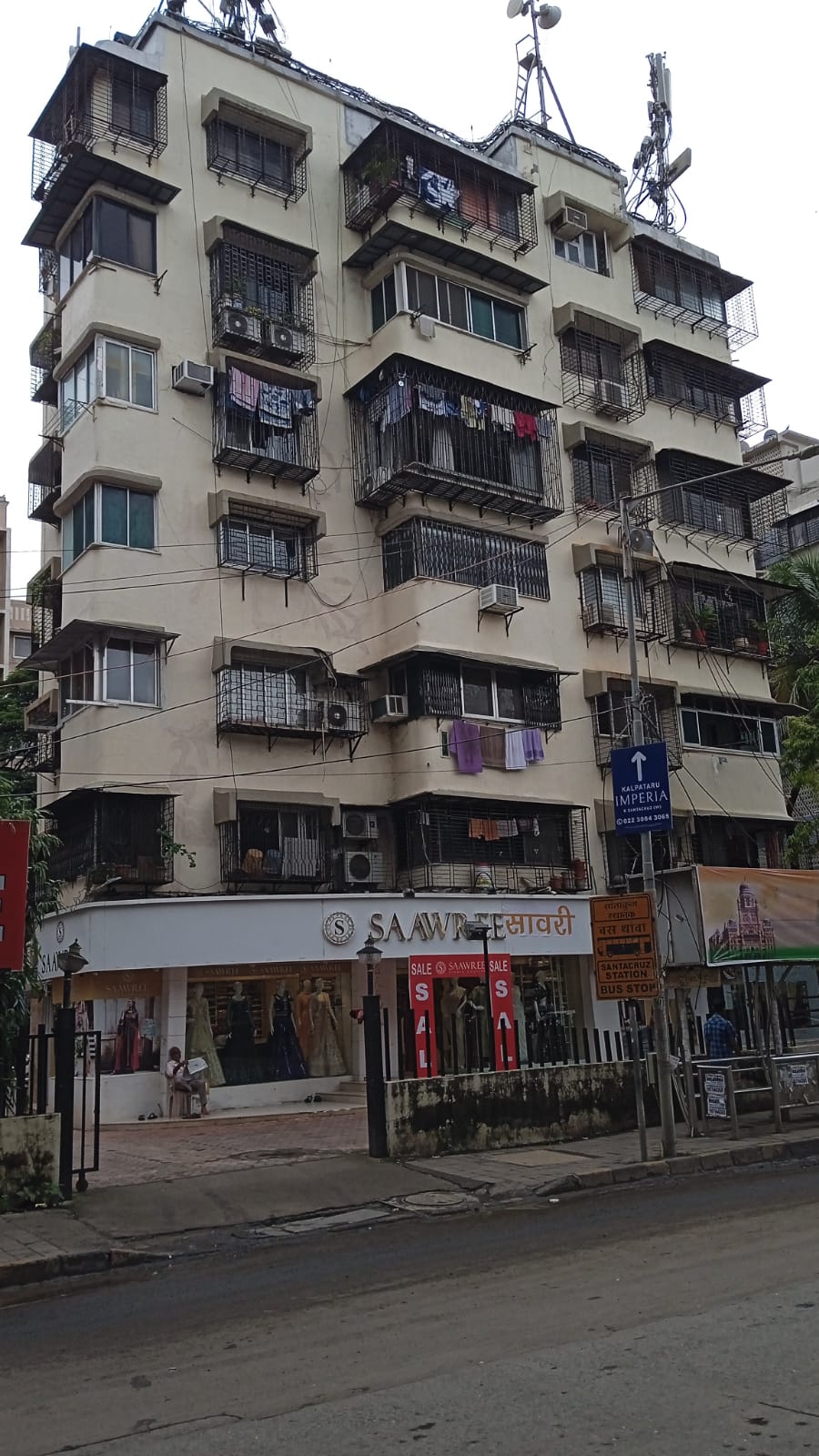 Showroom for Rent in S V Road Mumbai