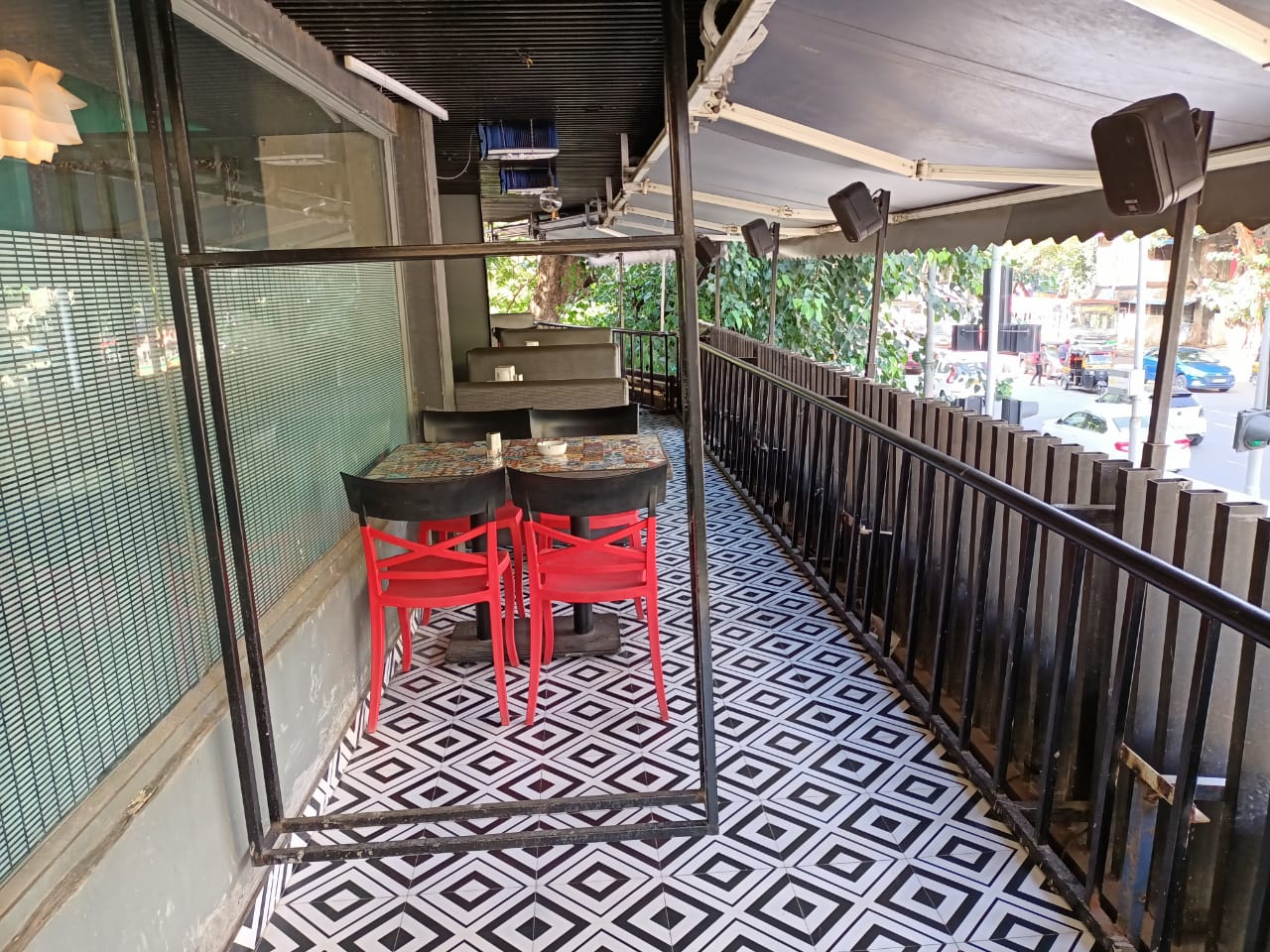 Showroom for Rent in Khar West Mumbai