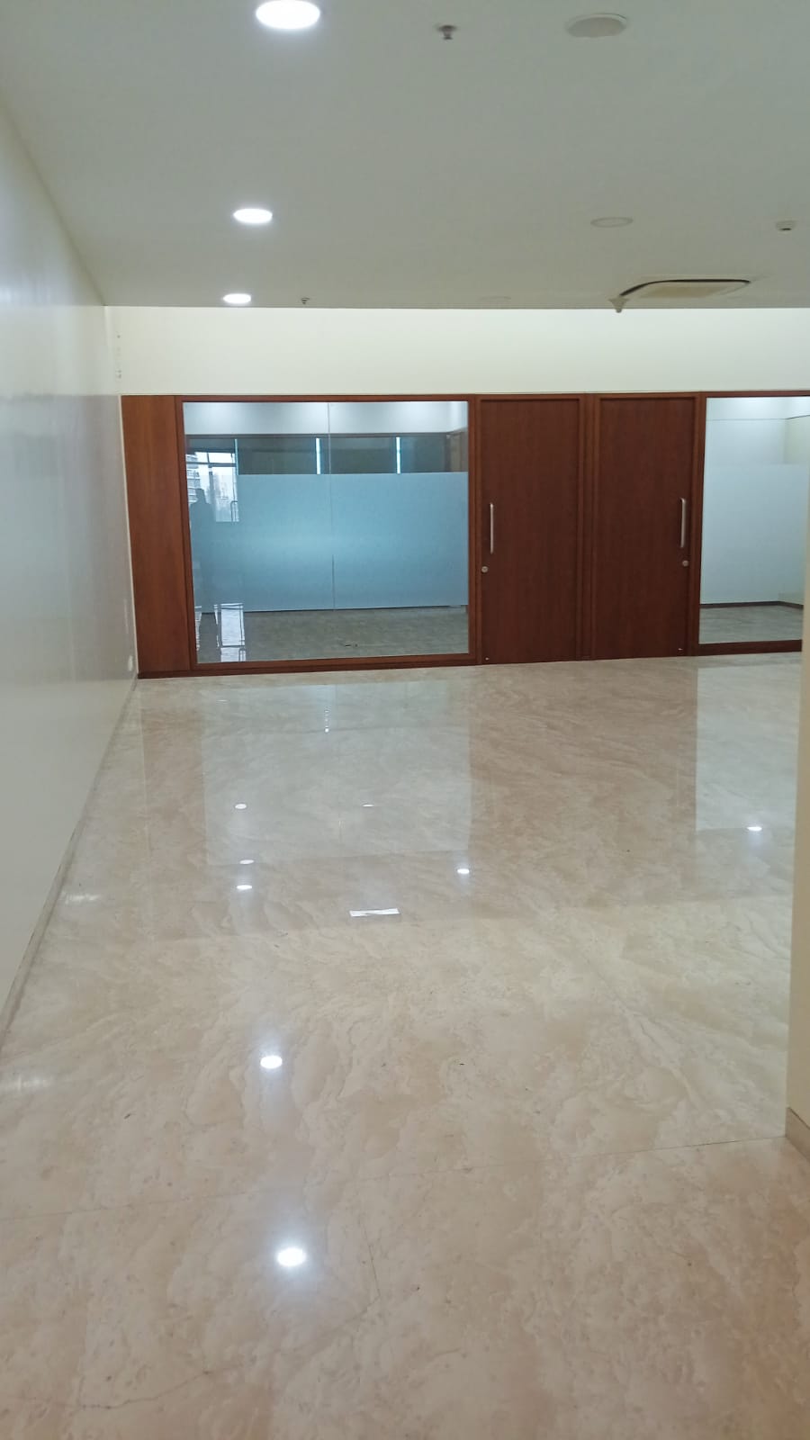 Office for Sale in S B Marg Mumbai
