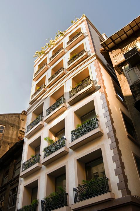 Commercial Building for Sale in Nanabhai Lane Mumbai