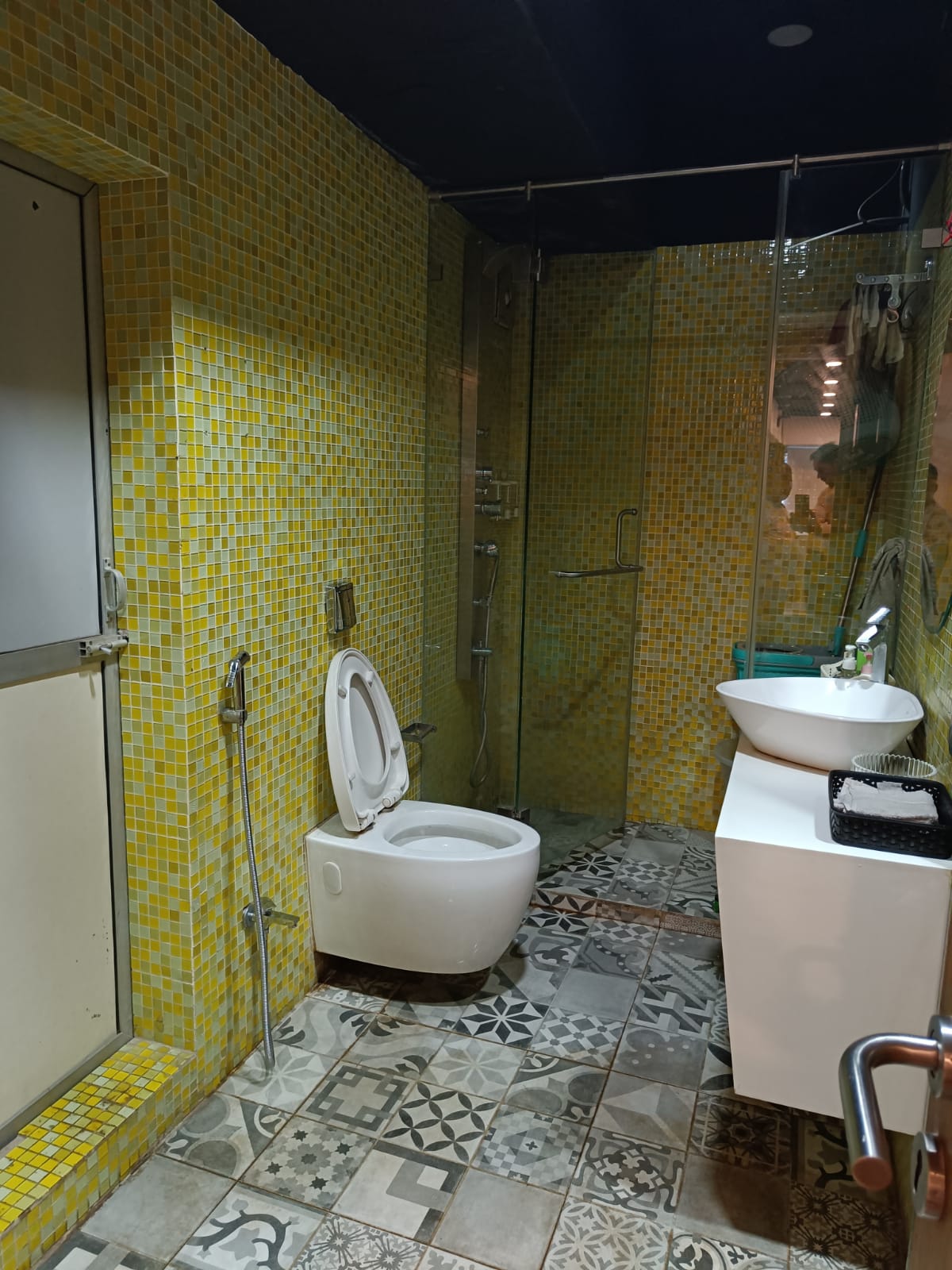 Office for Rent in S V Road Mumbai
