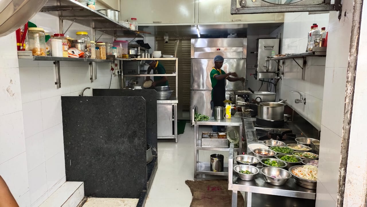 Showroom for Rent in Subhash Road Mumbai