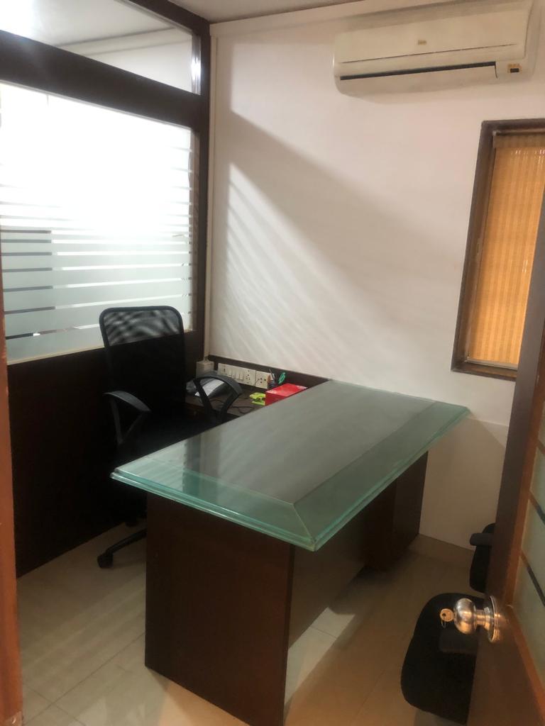 Office for Sale in Off Linking Rd Mumbai