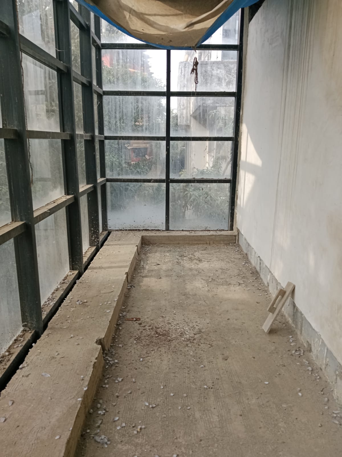 Showroom for Rent in Linking  Road Mumbai