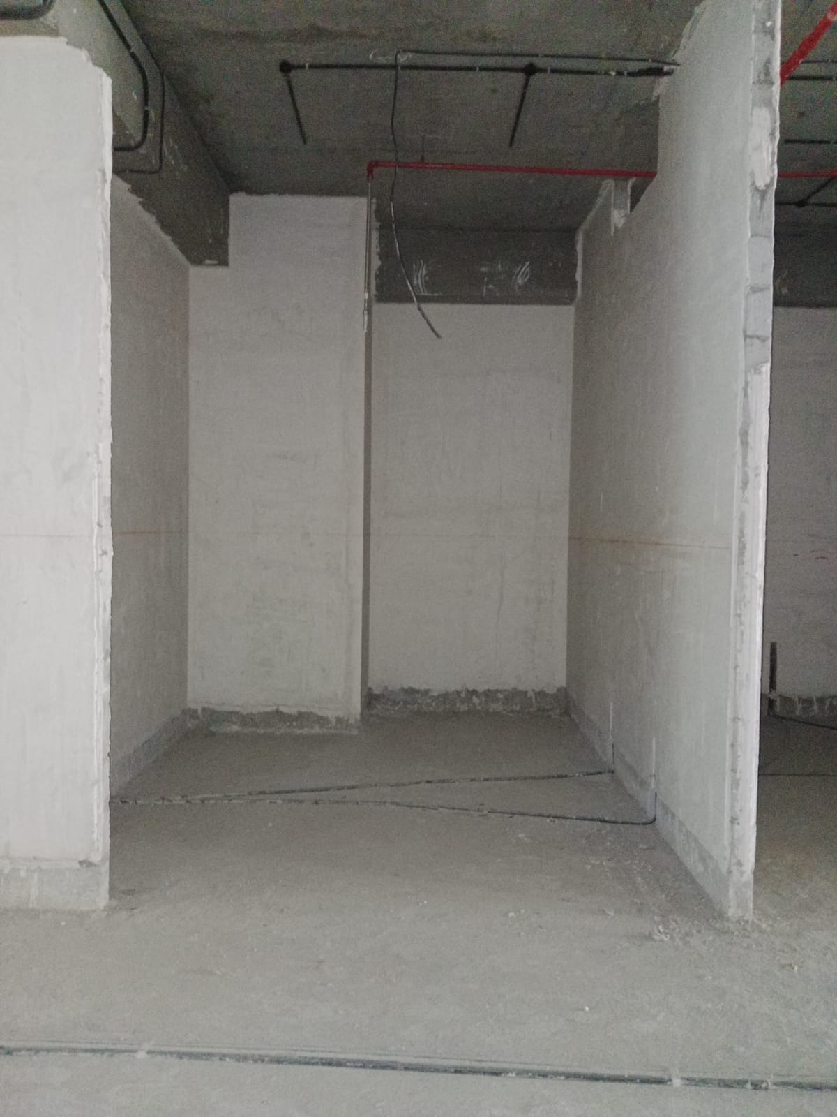 Showroom for Rent in Linking  Road Mumbai