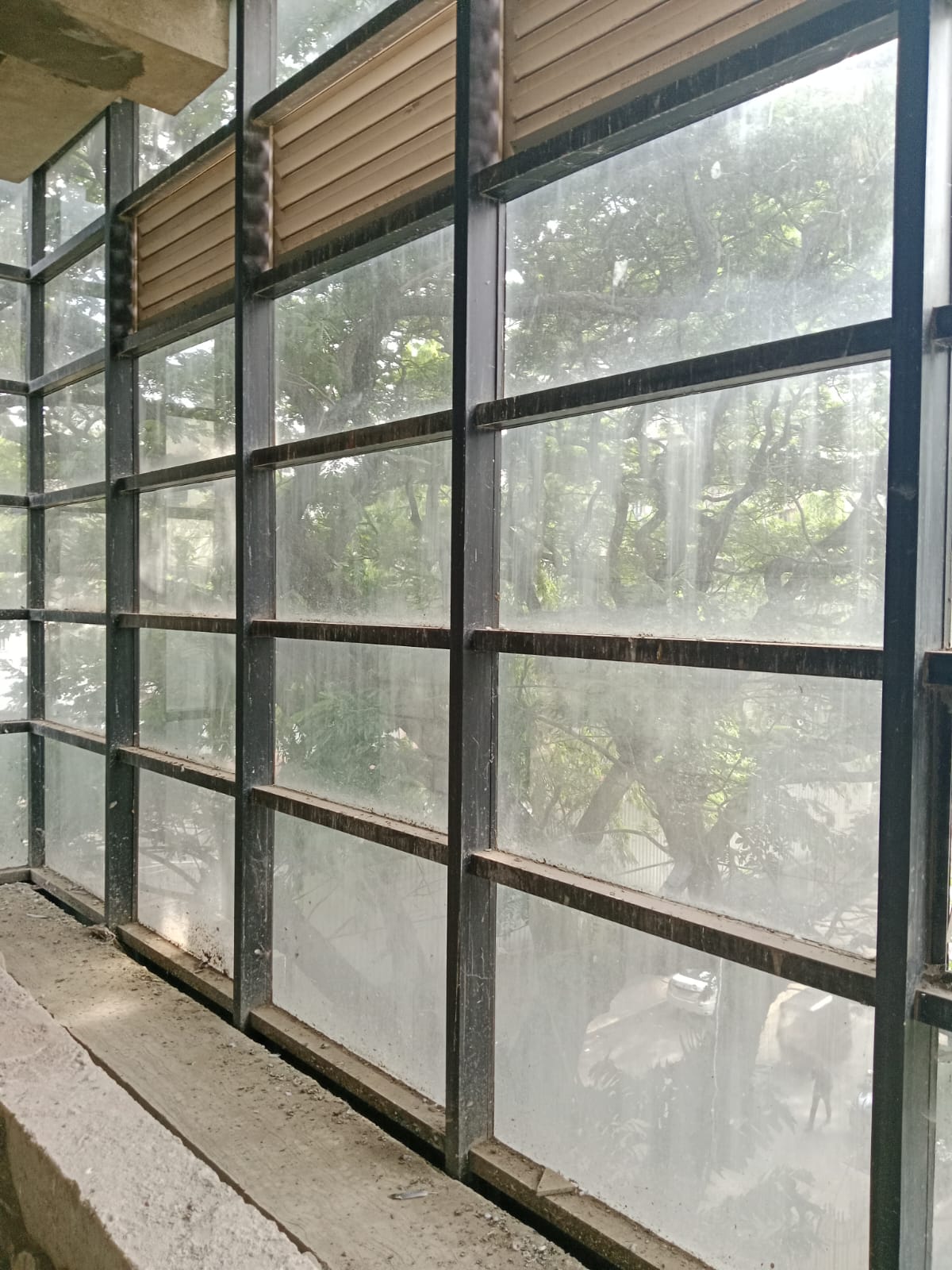Showroom for Rent in Linking  Road Mumbai