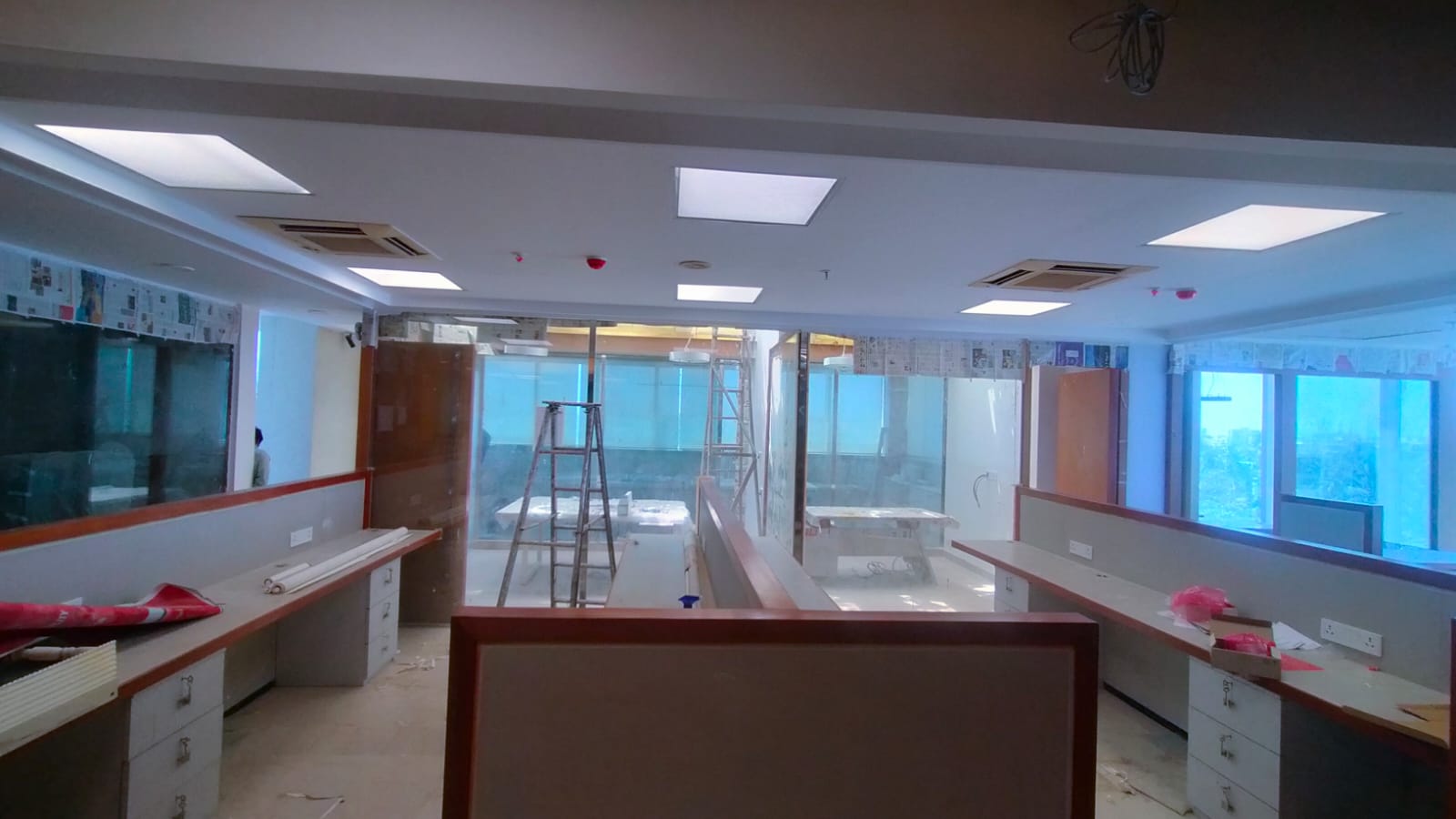 Office for Sale in Off Linking Road Mumbai