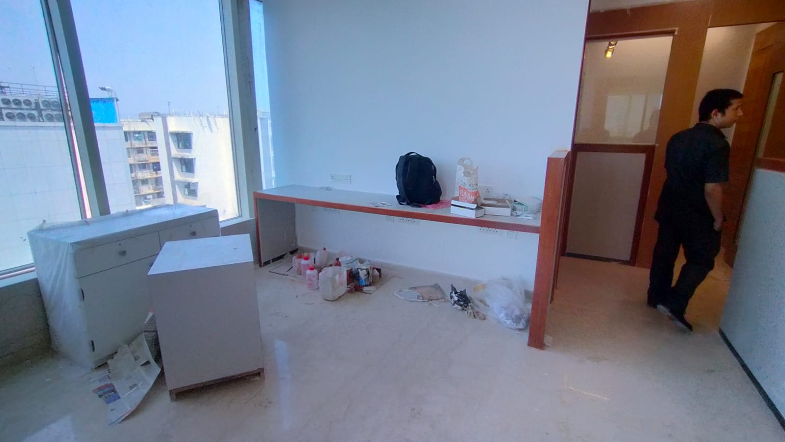 Office for Sale in Off Linking Road Mumbai