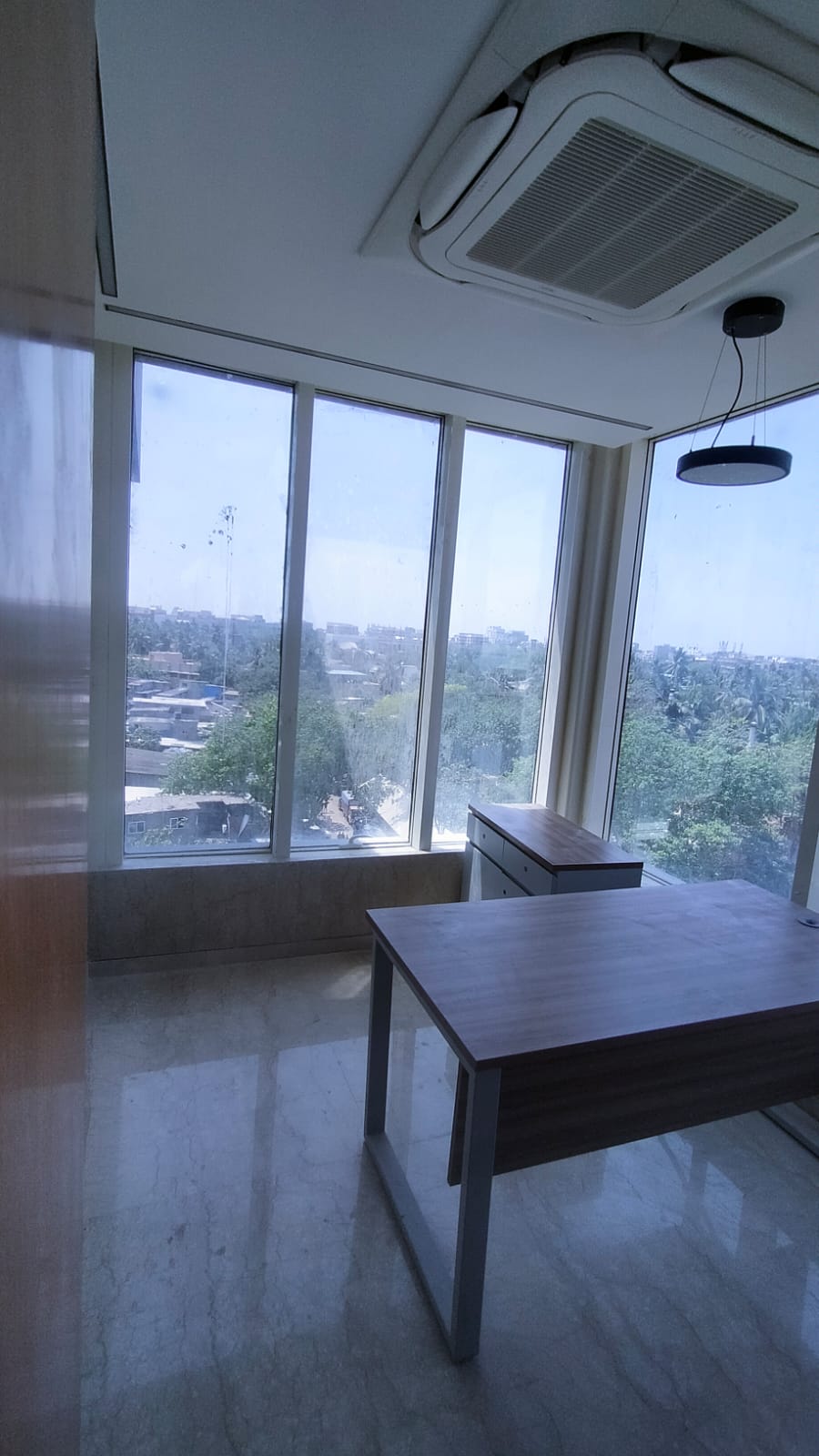 Office for Sale in Off Linking Road Mumbai