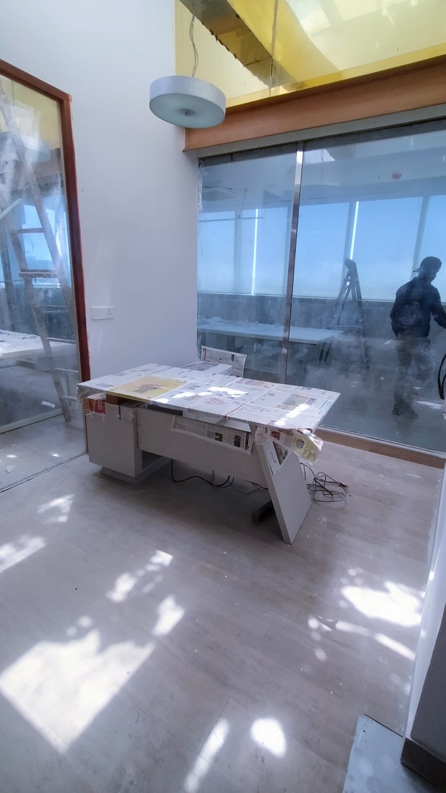 Office for Sale in Off Linking Road Mumbai