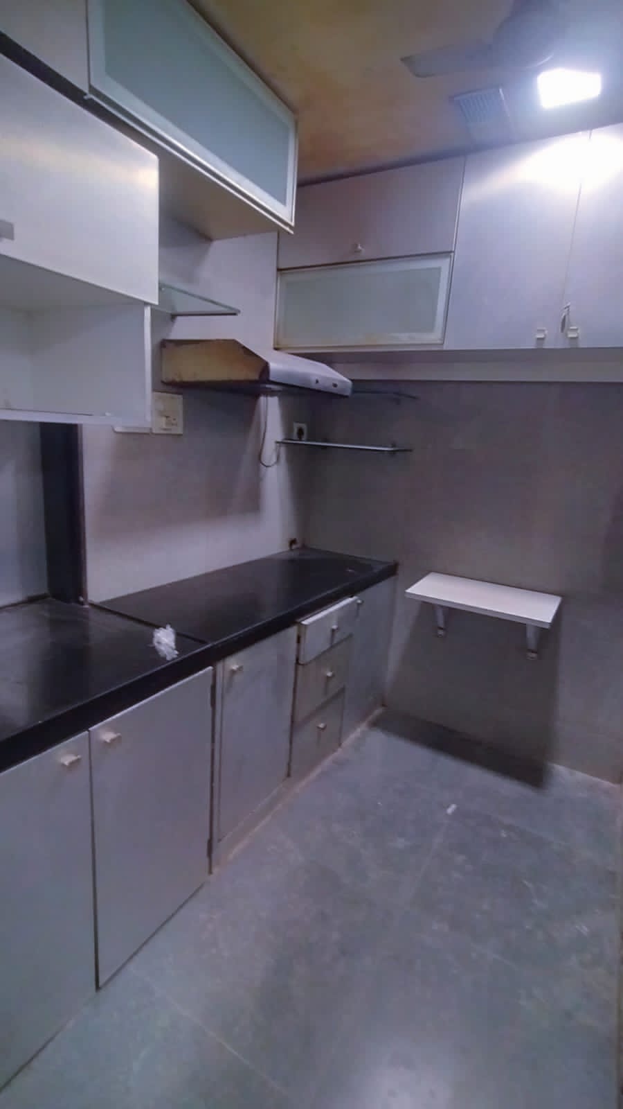 Office for Sale in Off Linking Road Mumbai