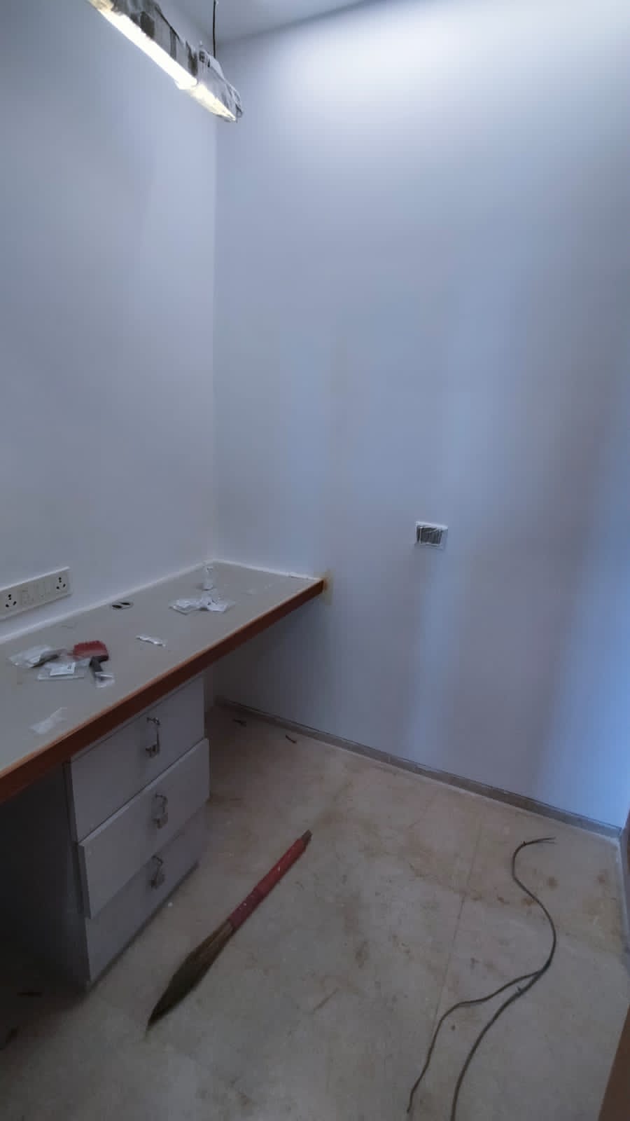 Office for Sale in Off Linking Road Mumbai