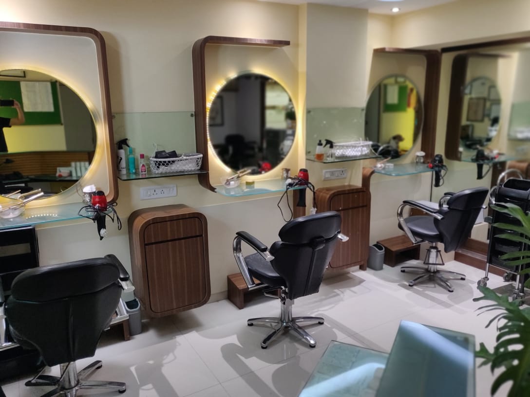 Shop for Rent in Off Hill Road Mumbai