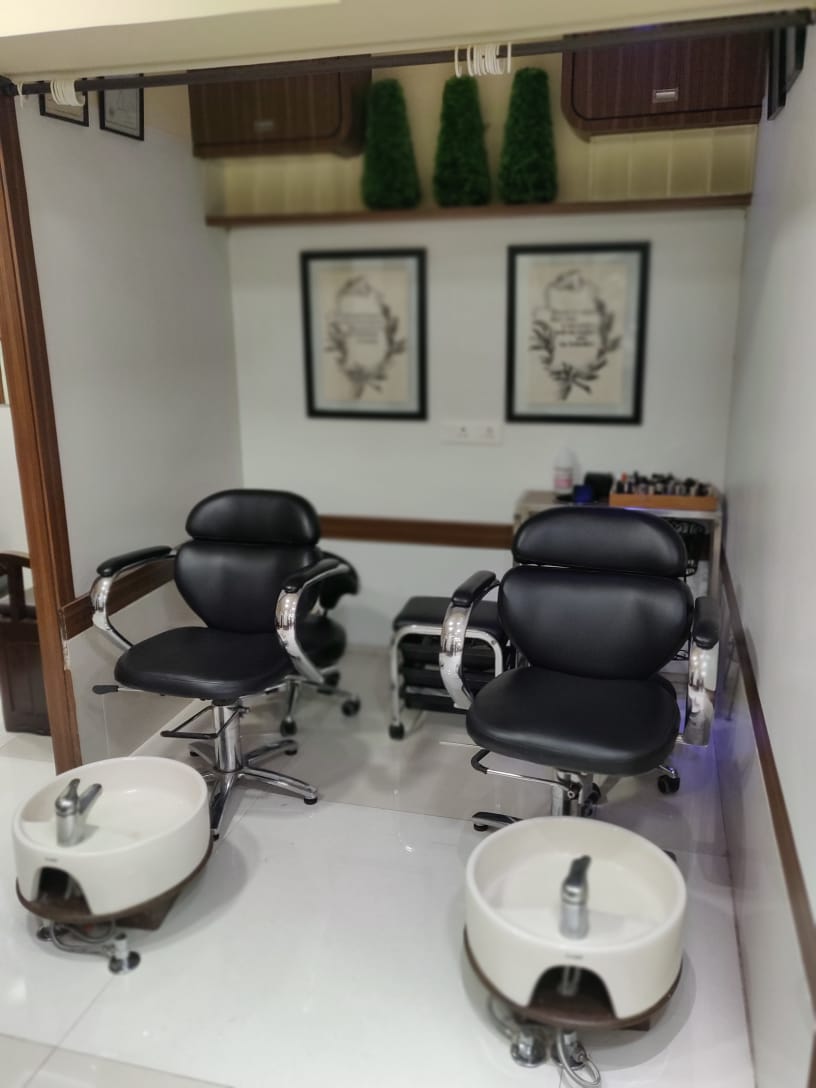 Shop for Rent in Off Hill Road Mumbai