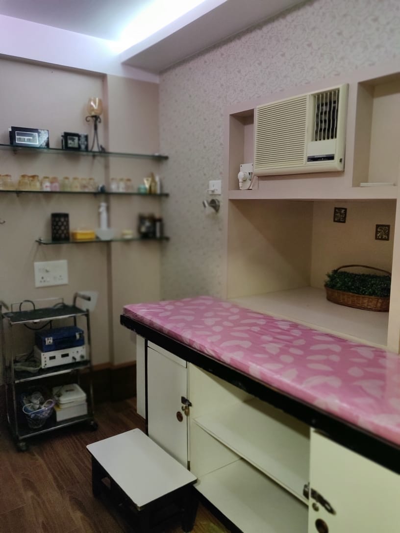 Shop for Rent in Off Hill Road Mumbai