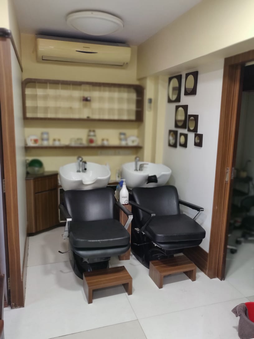 Shop for Rent in Off Hill Road Mumbai