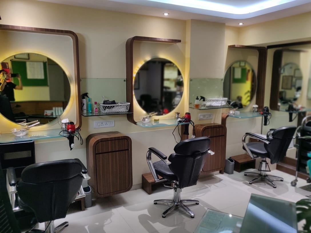 Shop for Rent in Off Hill Road Mumbai