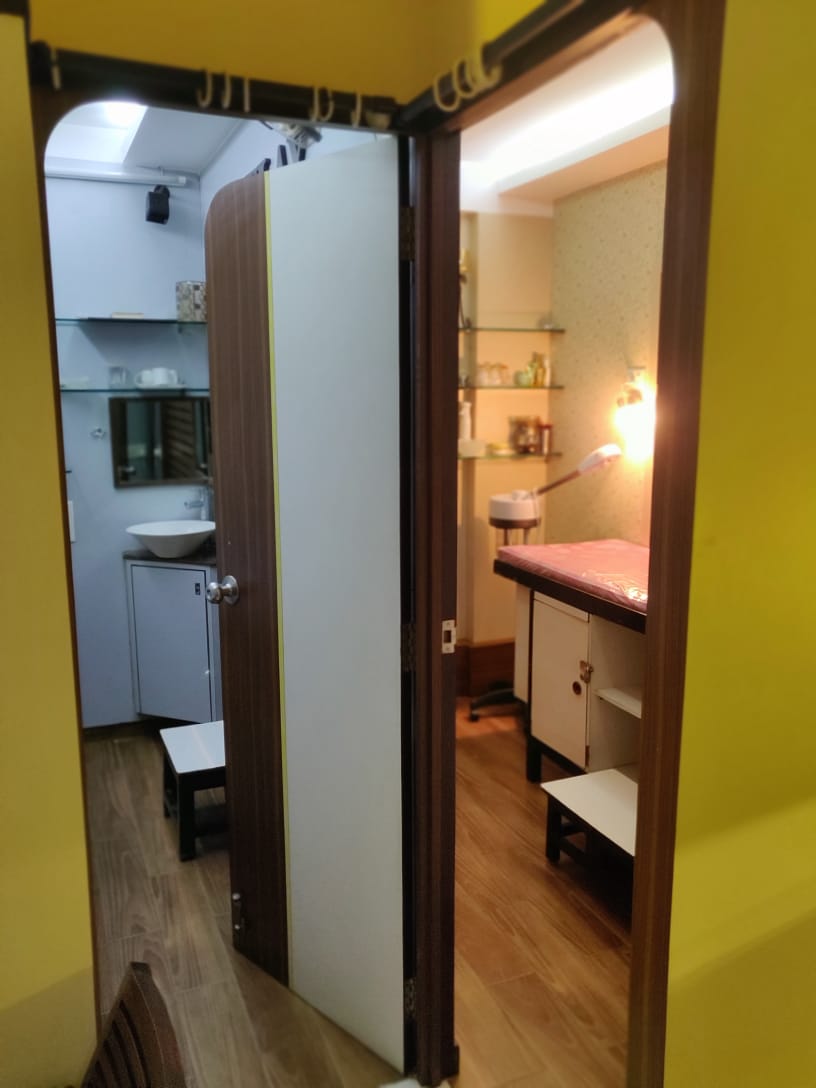 Shop for Rent in Off Hill Road Mumbai