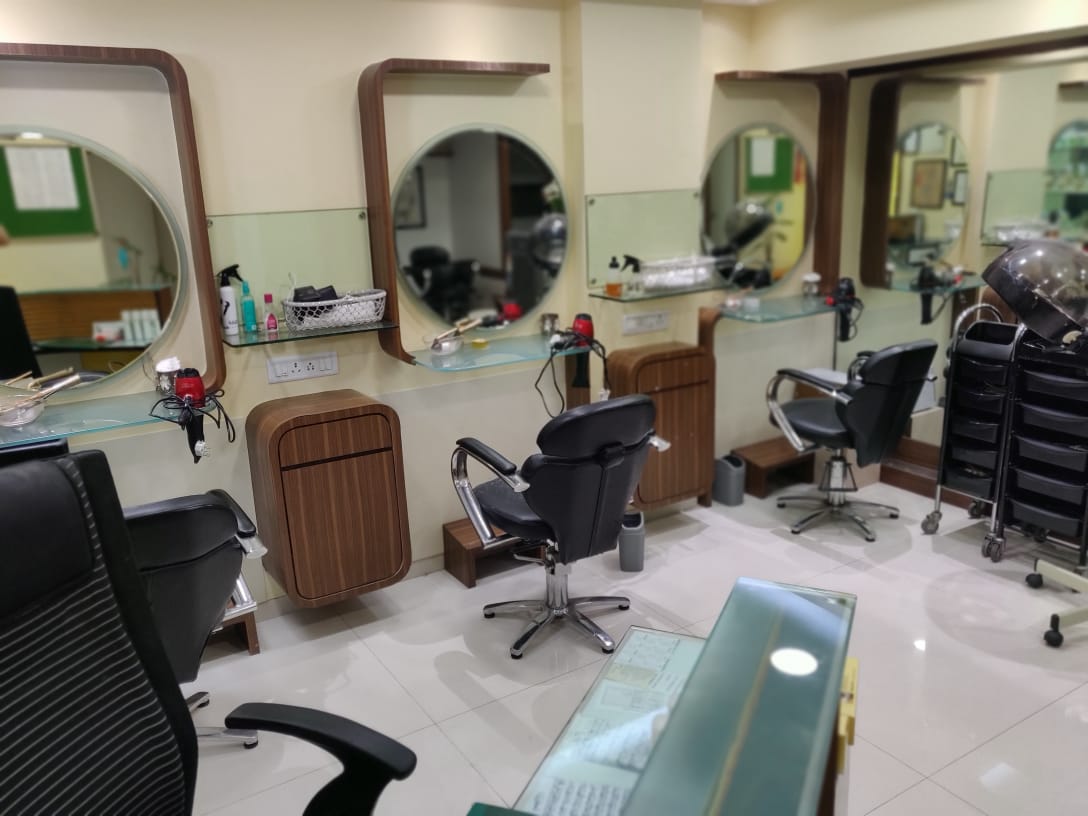 Shop for Rent in Off Hill Road Mumbai