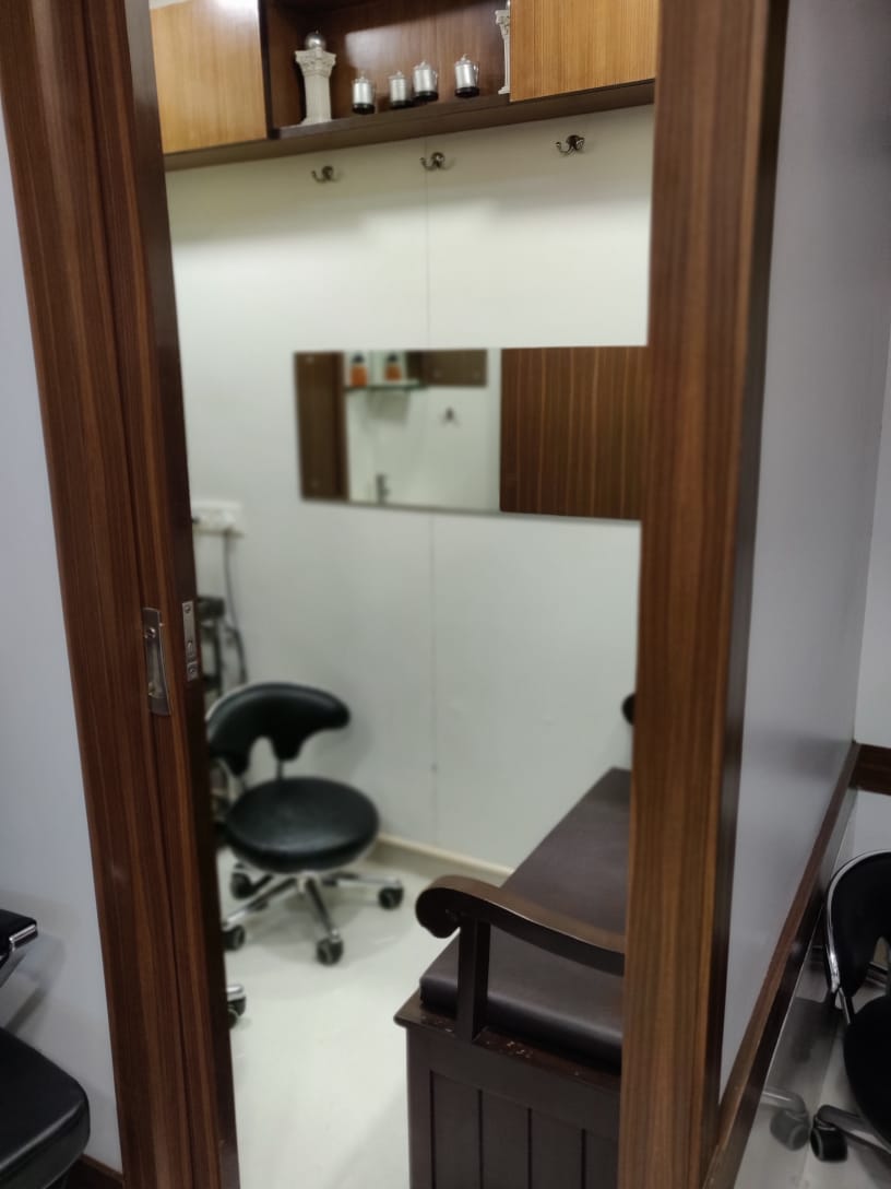Shop for Rent in Off Hill Road Mumbai