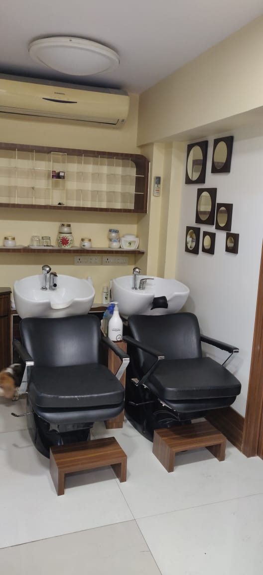 Shop for Rent in Off Hill Road Mumbai