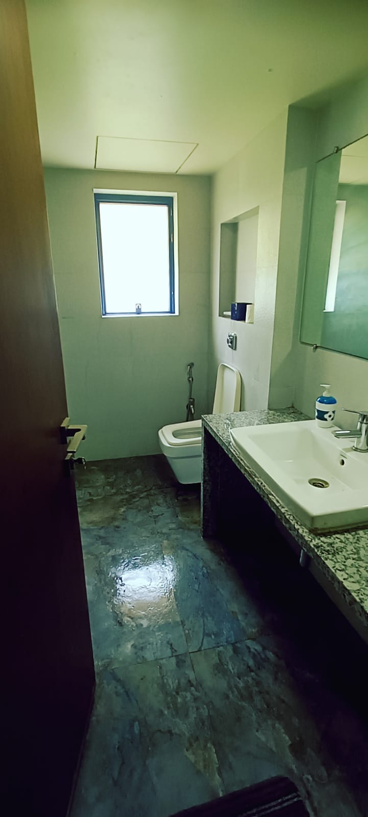 Office for Sale in Juhu Mumbai