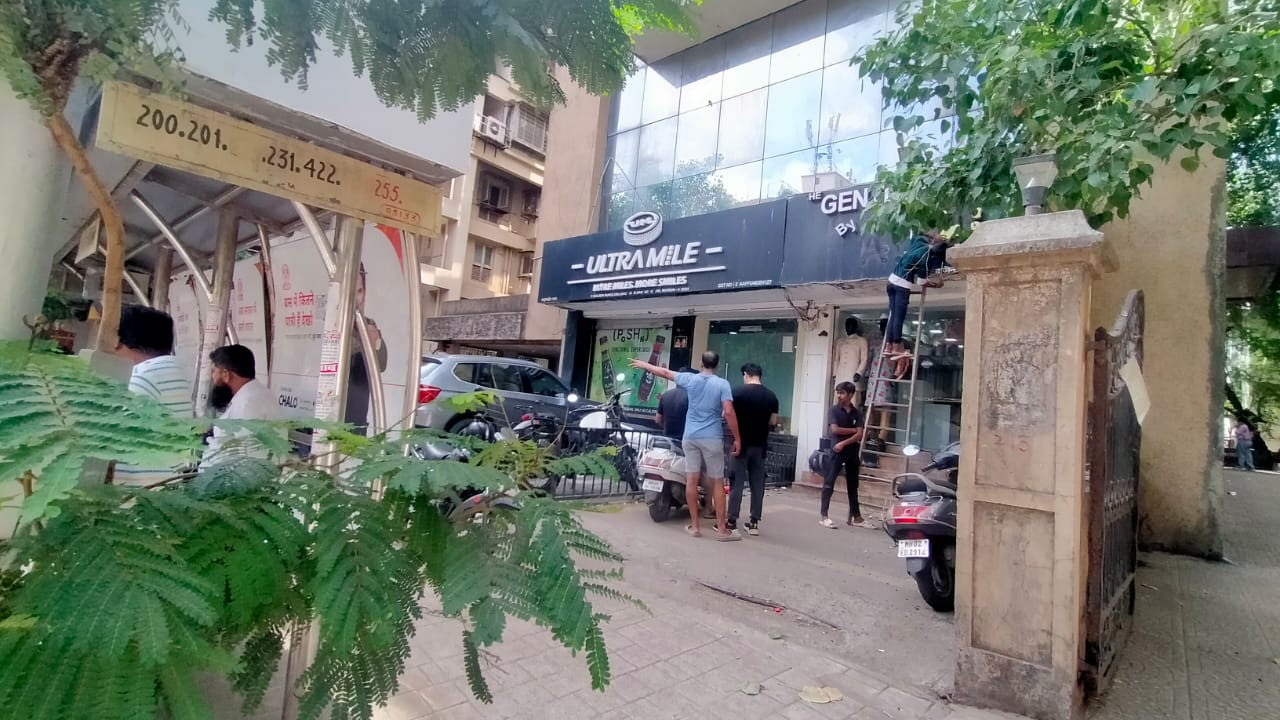 Shop for Rent in Juhu Mumbai